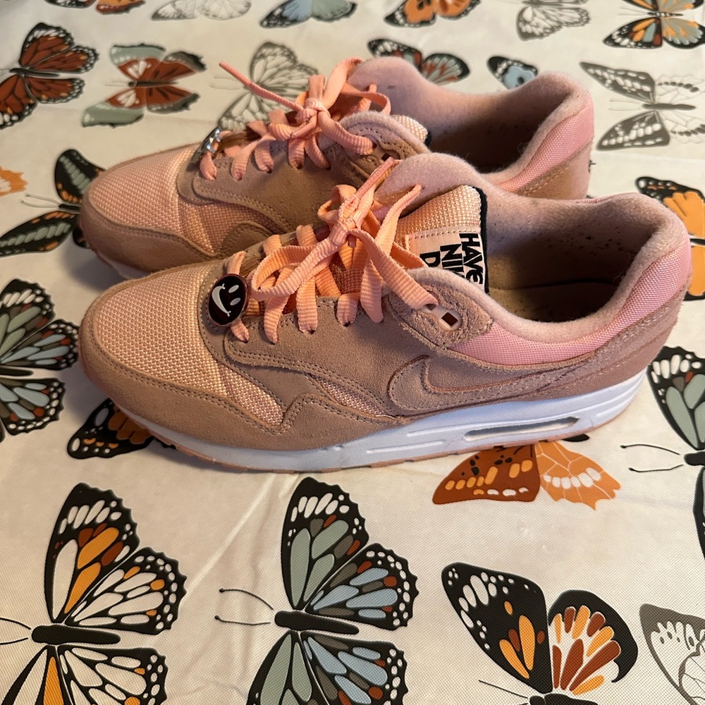 Nike Women's Pink and Tan Sneakers